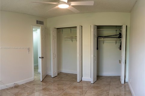Condo in Margate, Florida, 2 bedrooms  № 1758901 - photo 19