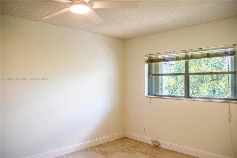 Condo in Margate, Florida, 2 bedrooms  № 1758901 - photo 18
