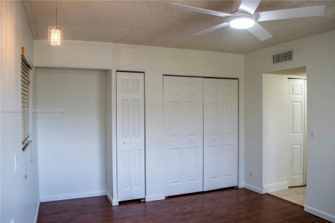 Condo in Margate, Florida, 2 bedrooms  № 1758901 - photo 15