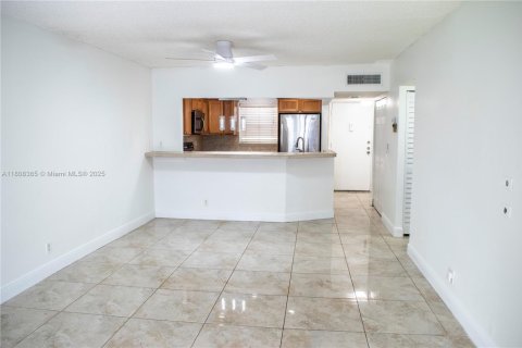 Condo in Margate, Florida, 2 bedrooms  № 1758901 - photo 7