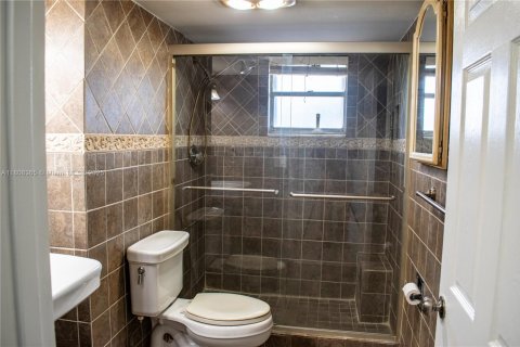 Condo in Margate, Florida, 2 bedrooms  № 1758901 - photo 11