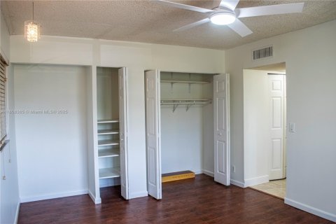 Condo in Margate, Florida, 2 bedrooms  № 1758901 - photo 14