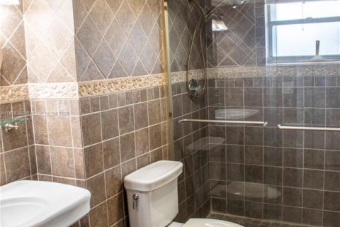Condo in Margate, Florida, 2 bedrooms  № 1758901 - photo 10
