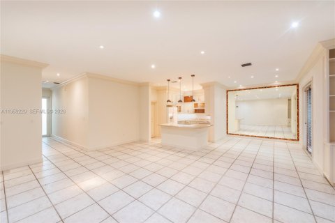 Townhouse in Coral Gables, Florida 3 bedrooms, 186.73 sq.m. № 2019799 - photo 7