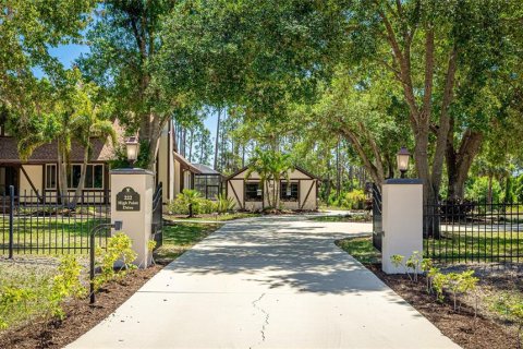 House in Venice, Florida 6 bedrooms, 445.19 sq.m. № 1651247 - photo 3