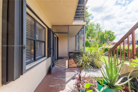 Copropriété à louer à Hialeah, Floride: 3 chambres, 91.04 m2 № 1929573 - photo 29