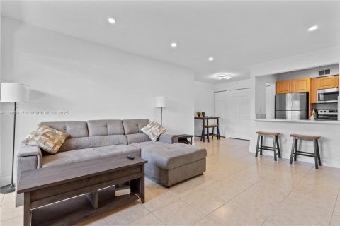 Copropriété à louer à Hialeah, Floride: 3 chambres, 91.04 m2 № 1929573 - photo 13