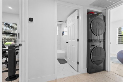 Copropriété à louer à Hialeah, Floride: 3 chambres, 91.04 m2 № 1929573 - photo 5