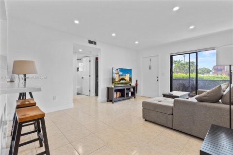 Copropriété à louer à Hialeah, Floride: 3 chambres, 91.04 m2 № 1929573 - photo 11