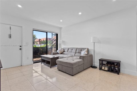 Copropriété à louer à Hialeah, Floride: 3 chambres, 91.04 m2 № 1929573 - photo 12