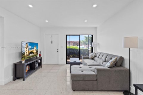 Copropriété à louer à Hialeah, Floride: 3 chambres, 91.04 m2 № 1929573 - photo 10