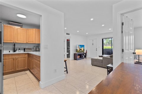 Copropriété à louer à Hialeah, Floride: 3 chambres, 91.04 m2 № 1929573 - photo 14