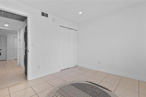 Copropriété à louer à Hialeah, Floride: 3 chambres, 91.04 m2 № 1929573 - photo 26