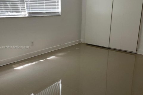 Condo in Bay Harbor Islands, Florida, 1 bedroom № 2033632 - photo 10