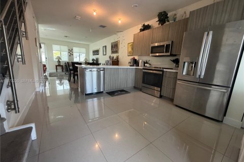 Copropriété à vendre à Doral, Floride: 3 chambres, 122.17 m2 № 2091197 - photo 6