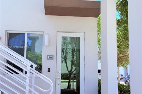 Condo à Doral, Floride, 3 chambres  № 2091197