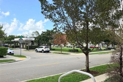 Copropriété à vendre à Doral, Floride: 3 chambres, 122.17 m2 № 2091197 - photo 4