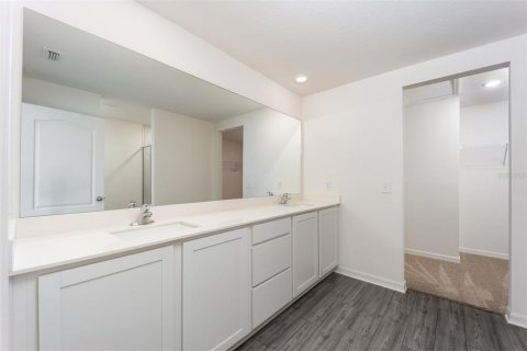 Townhouse in Dundee, Florida 2 bedrooms, 146.23 sq.m. № 2219035 - photo 11