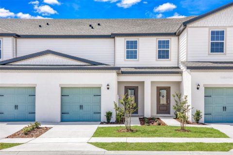 Townhouse in Dundee, Florida 2 bedrooms, 146.23 sq.m. № 2219035
