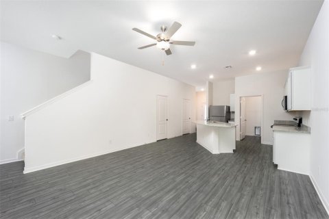 Townhouse in Dundee, Florida 2 bedrooms, 146.23 sq.m. № 2219035 - photo 8