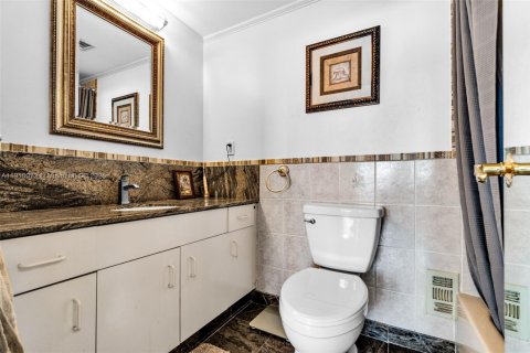 Copropriété à vendre à North Bay Village, Floride: 1 chambre, 98.2 m2 № 1967362 - photo 24