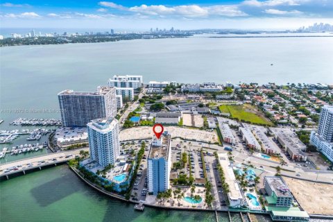 Copropriété à vendre à North Bay Village, Floride: 1 chambre, 98.2 m2 № 1967362 - photo 1