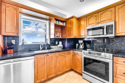 Copropriété à vendre à North Bay Village, Floride: 1 chambre, 98.2 m2 № 1967362 - photo 14