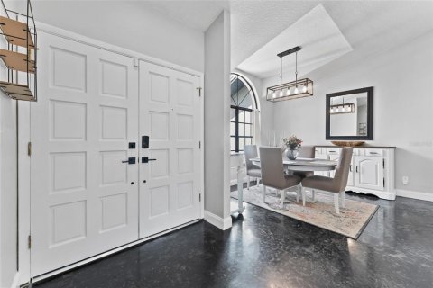 House in Tampa, Florida 4 bedrooms, 178 sq.m. № 1761167 - photo 3