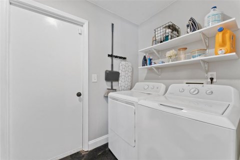 House in Tampa, Florida 4 bedrooms, 178 sq.m. № 1761167 - photo 28