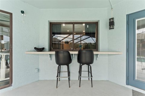 House in Tampa, Florida 4 bedrooms, 178 sq.m. № 1761167 - photo 29