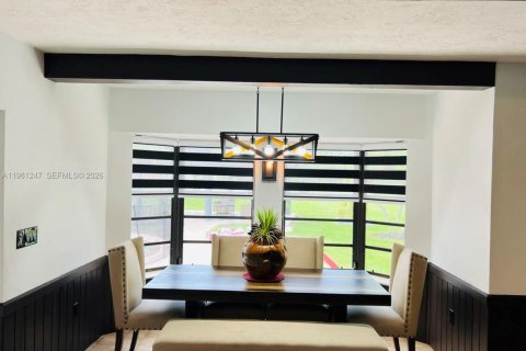 Купить виллу или дом в Хомстед, Флорида 4 спальни, 259.85м2, № 2043619 - фото 7