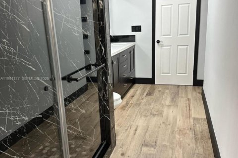 Купить виллу или дом в Хомстед, Флорида 4 спальни, 259.85м2, № 2043619 - фото 16