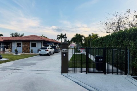 Купить виллу или дом в Хомстед, Флорида 4 спальни, 259.85м2, № 2043619 - фото 5
