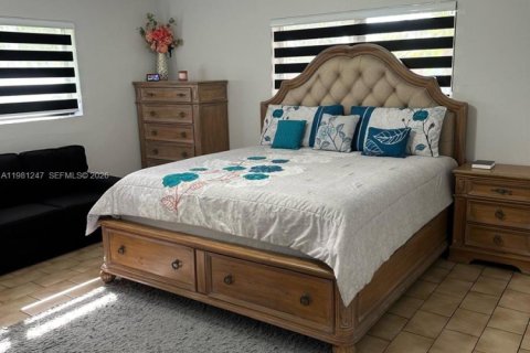 Купить виллу или дом в Хомстед, Флорида 4 спальни, 259.85м2, № 2043619 - фото 24