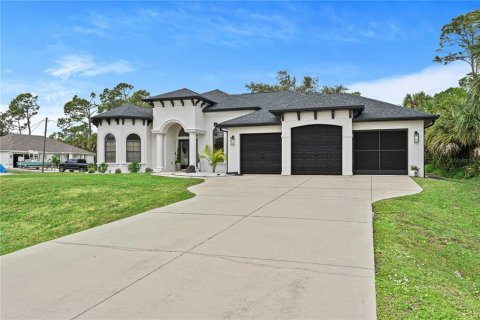 House in North Port, Florida 3 bedrooms, 202.9 sq.m. № 1770126 - photo 3