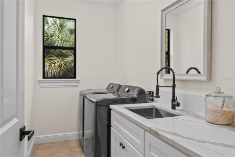 House in North Port, Florida 3 bedrooms, 202.9 sq.m. № 1770126 - photo 28