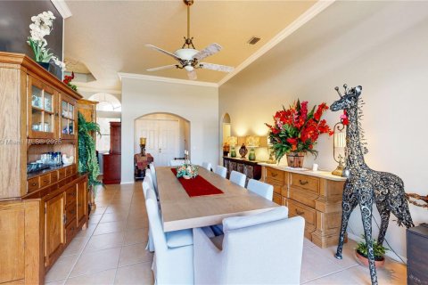 Casa en venta en Homestead, Florida, 5 dormitorios, 228.54 m2 № 1954949 - foto 14