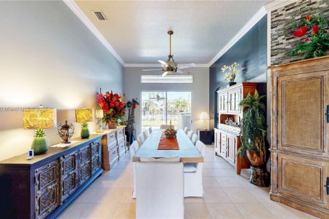 Casa en venta en Homestead, Florida, 5 dormitorios, 228.54 m2 № 1954949 - foto 13
