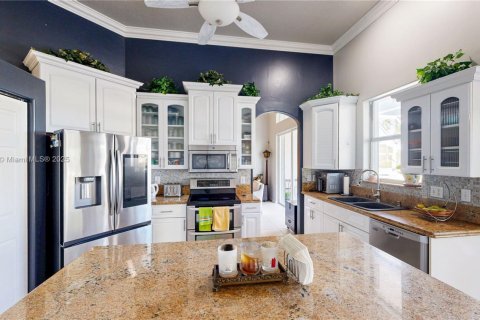 Casa en venta en Homestead, Florida, 5 dormitorios, 228.54 m2 № 1954949 - foto 17