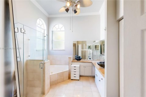 Casa en venta en Homestead, Florida, 5 dormitorios, 228.54 m2 № 1954949 - foto 29