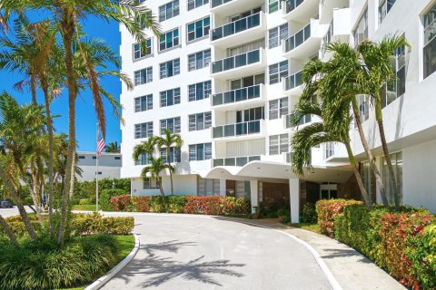 Condo in West Palm Beach, Florida, 1 bedroom  № 1174462 - photo 1