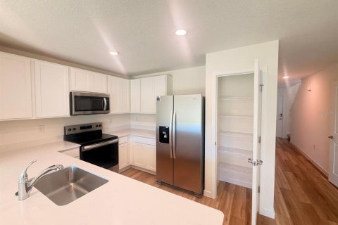 Touwnhouse à louer à Gainesville, Floride: 3 chambres, 135.45 m2 № 2431095 - photo 7