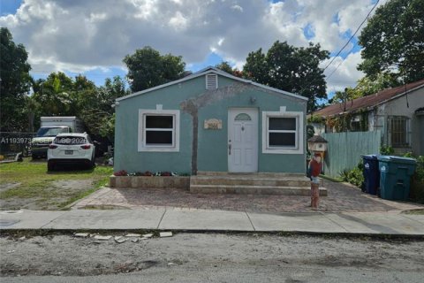 Villa ou maison à Miami, Floride 3 chambres, 109.72 m2 № 1997480