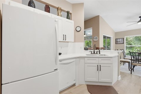 Copropriété à vendre à Naples, Floride: 3 chambres, 155.05 m2 № 2290992 - photo 18