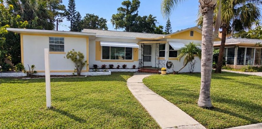 Villa ou maison à Gulfport, Floride 2 chambres, 73.02 m2 № 2395732