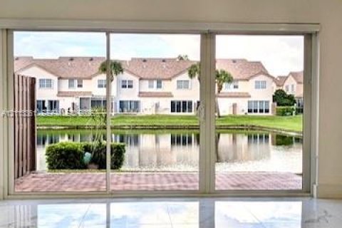 Touwnhouse à louer à Boca Raton, Floride: 3 chambres, 157.75 m2 № 2439365 - photo 23