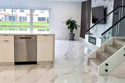 Touwnhouse à louer à Boca Raton, Floride: 3 chambres, 157.75 m2 № 2439365 - photo 4