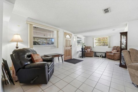 Casa en venta en Winter Haven, Florida, 4 dormitorios, 193.05 m2 № 2211791 - foto 17