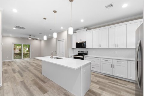 Casa en venta en Tampa, Florida, 3 dormitorios, 115.76 m2 № 2198806 - foto 5