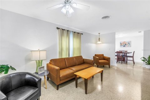 Casa en venta en Saint Petersburg, Florida, 3 dormitorios, 107.58 m2 № 2428663 - foto 4